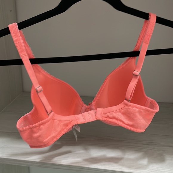 Victoria Secret Bra - Picture 4 of 5